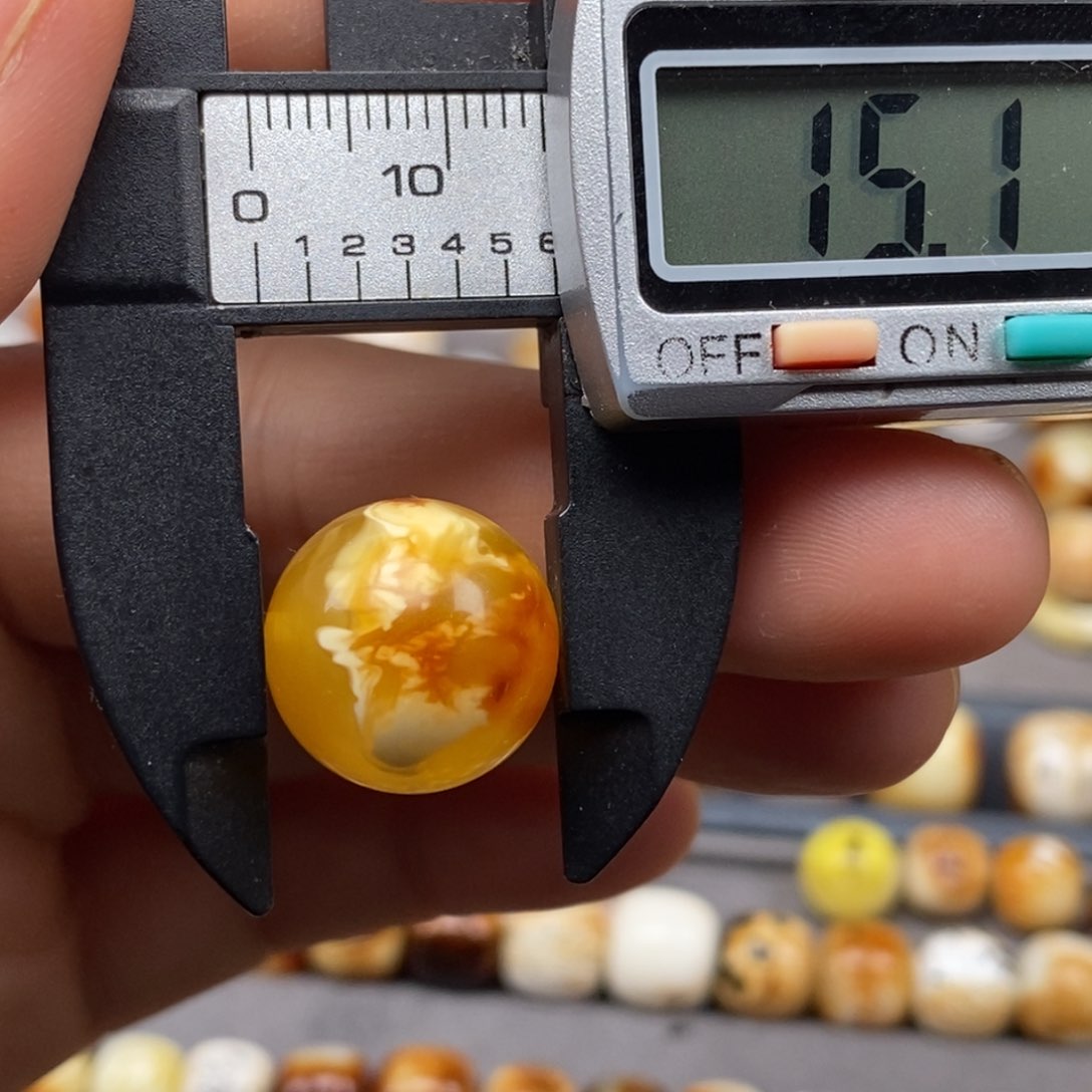 琥珀未镶嵌耳饰圆珠