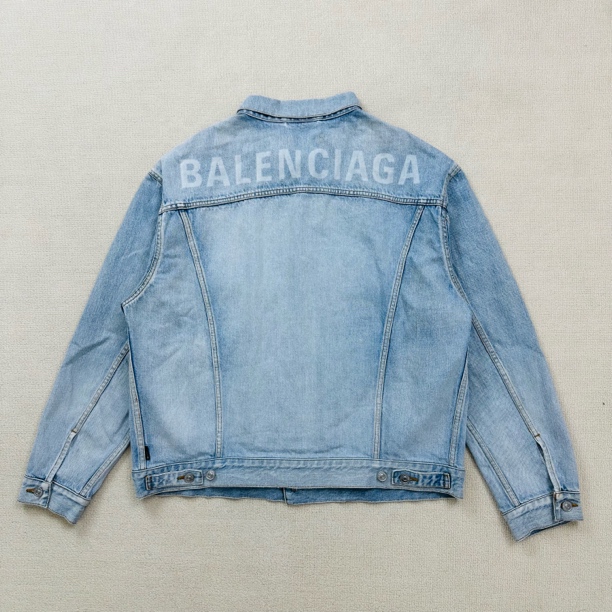 99新 Balenciaga/巴黎世家 背后logo破坏牛仔外套/52码/WL1747