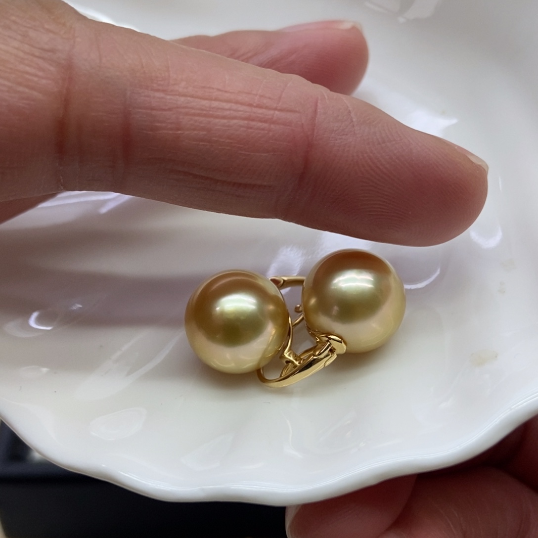 海水珍珠耳饰18K金镶嵌