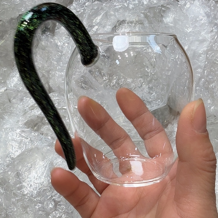 黑金杯。                                  