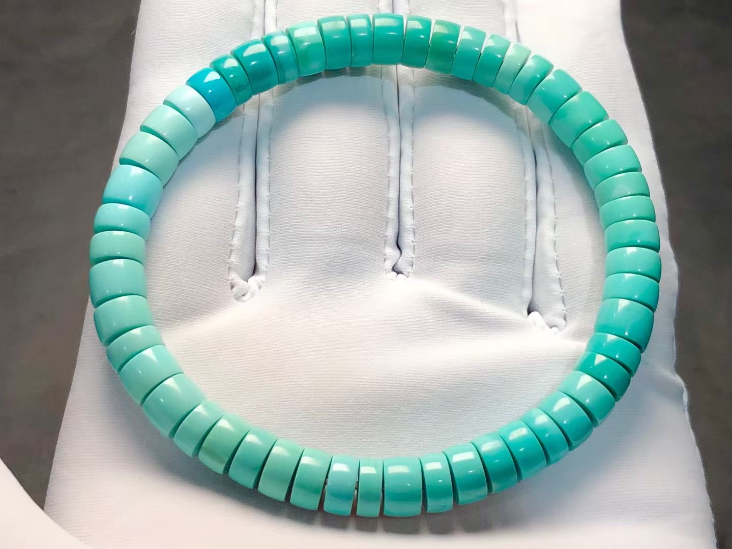 原矿高瓷精品精工绿松石直切单圈手串，直径7+，无水无油，干净清爽