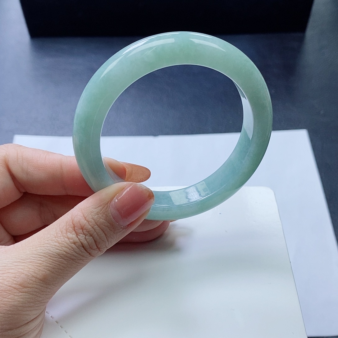 翡翠手镯未镶嵌54,5圈口