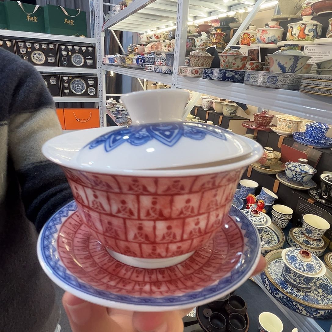 这些盖碗很漂亮！！！