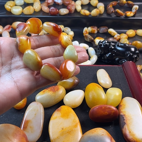 永***二和田玉未镶嵌颈饰