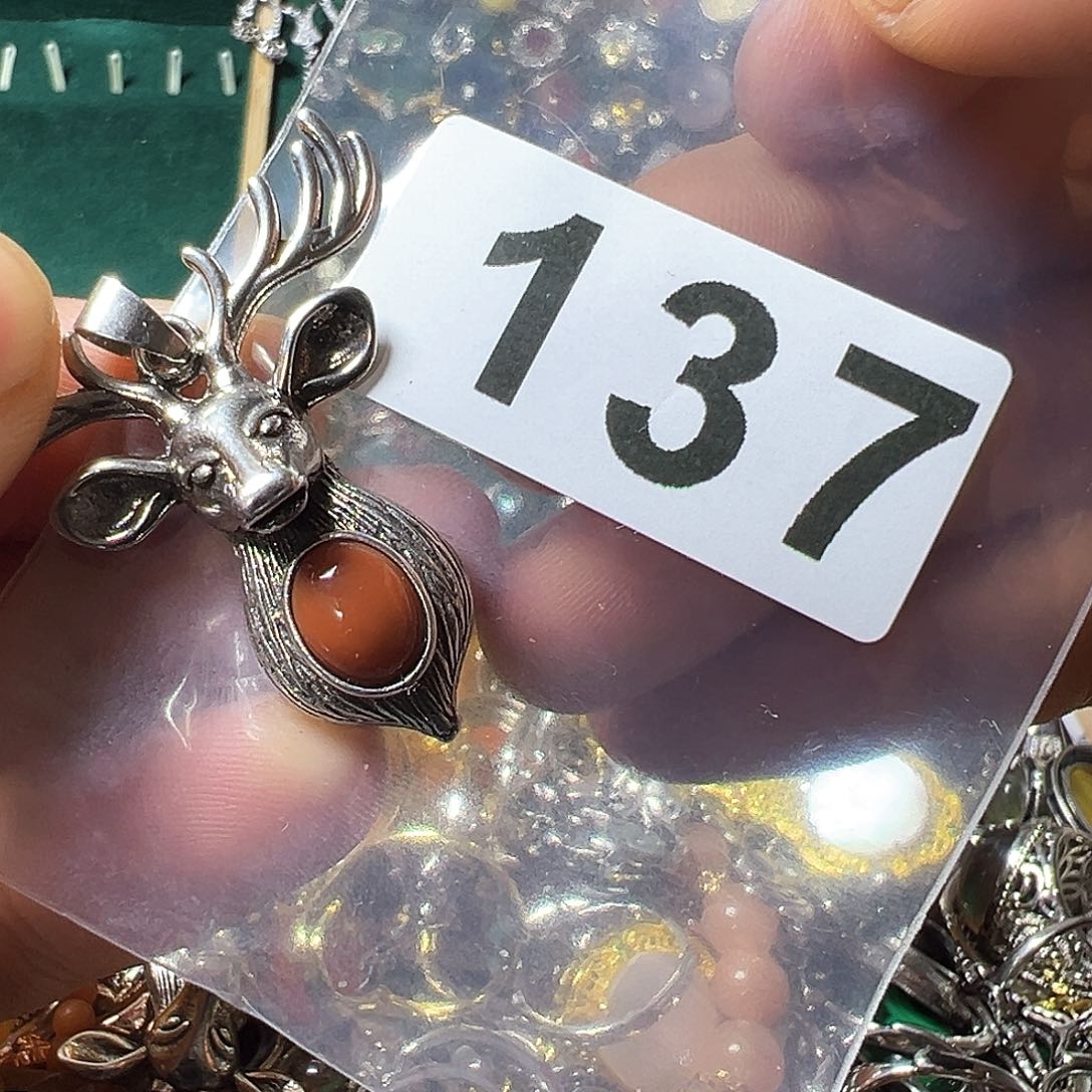 南红玛瑙颈饰未镶嵌