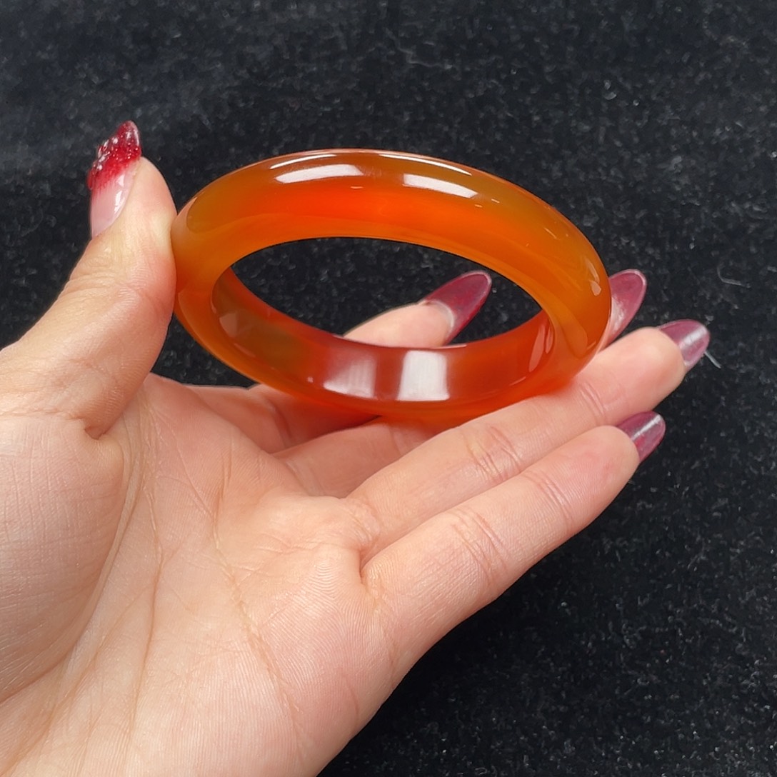 玛瑙/玉髓手镯未镶嵌9***诞