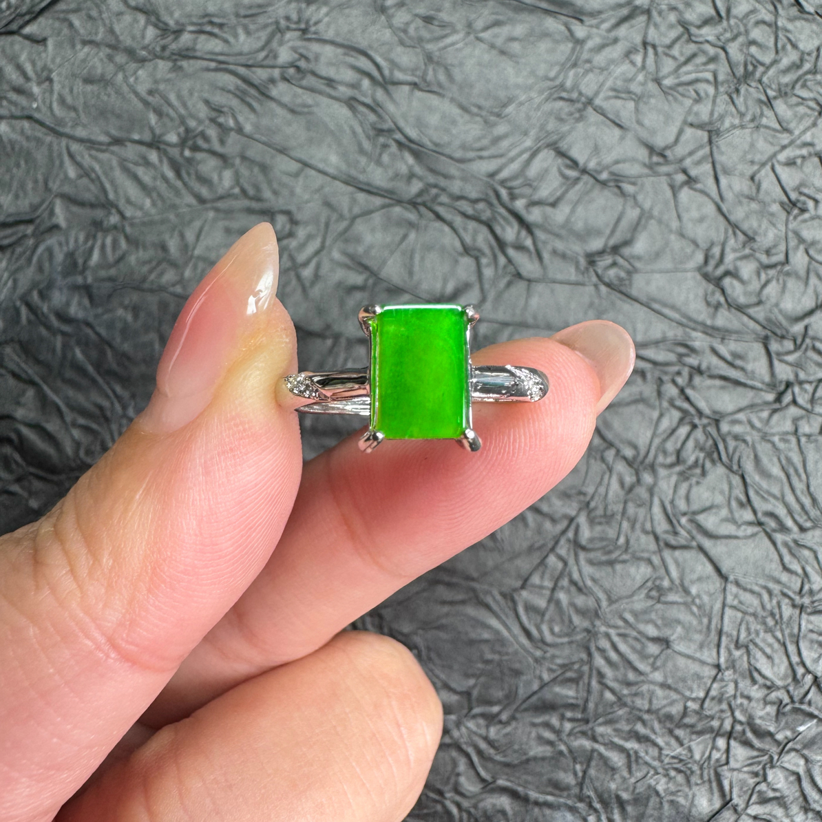 天然翡翠A货 冰阳绿极简无事牌百搭戒指（圈口可调 多样性发其一）