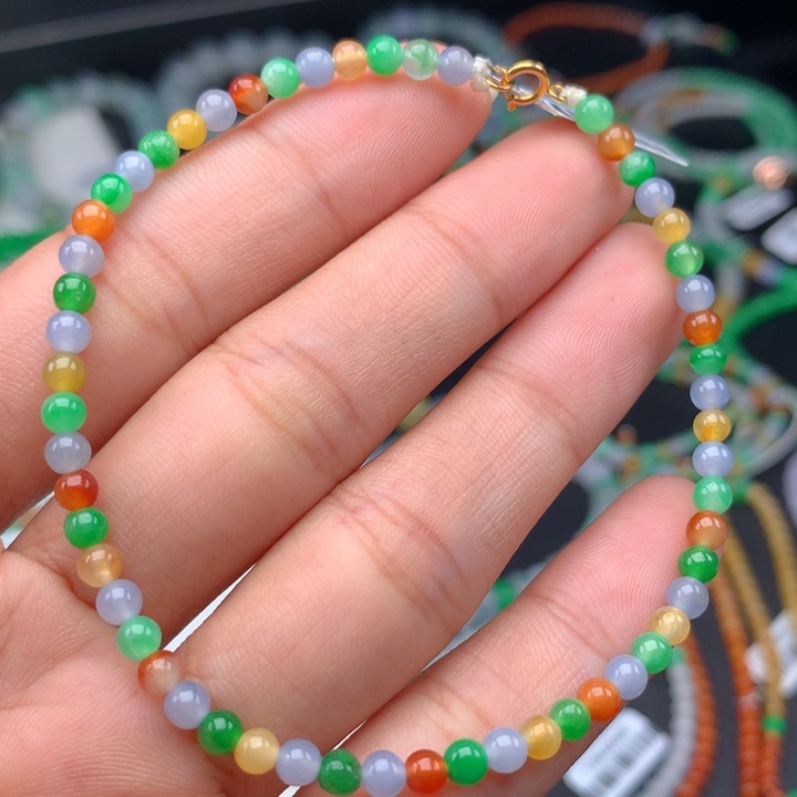 翡翠手镯未镶嵌卡