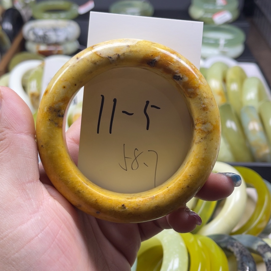 蛇纹石玉未镶嵌手镯