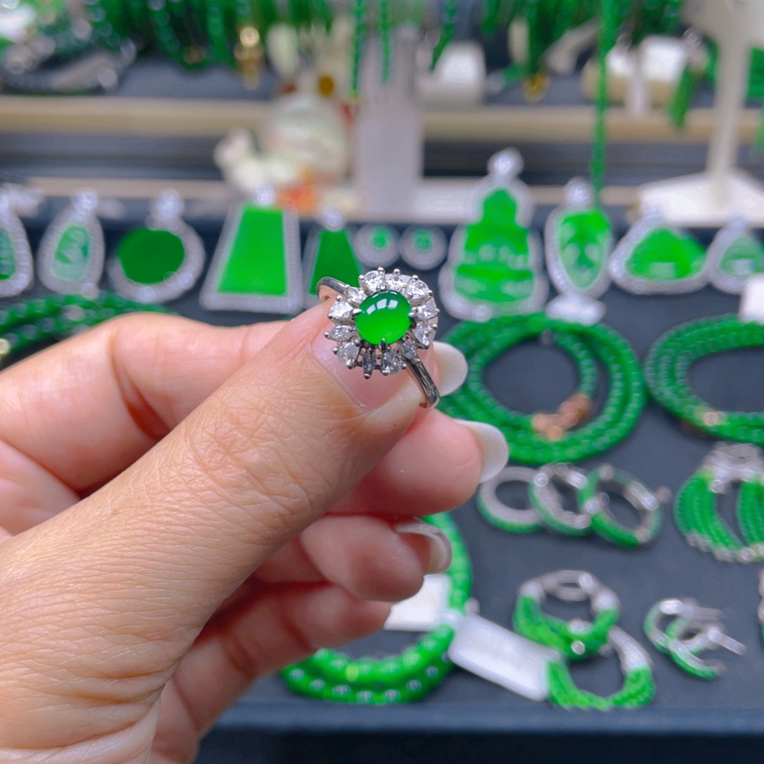 未镶嵌戒指翡翠蛋面戒指