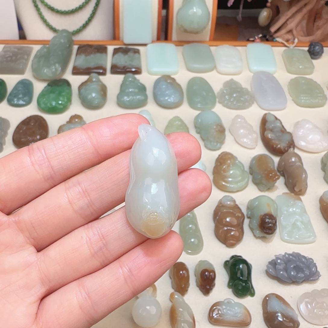 和田玉未镶嵌颈饰