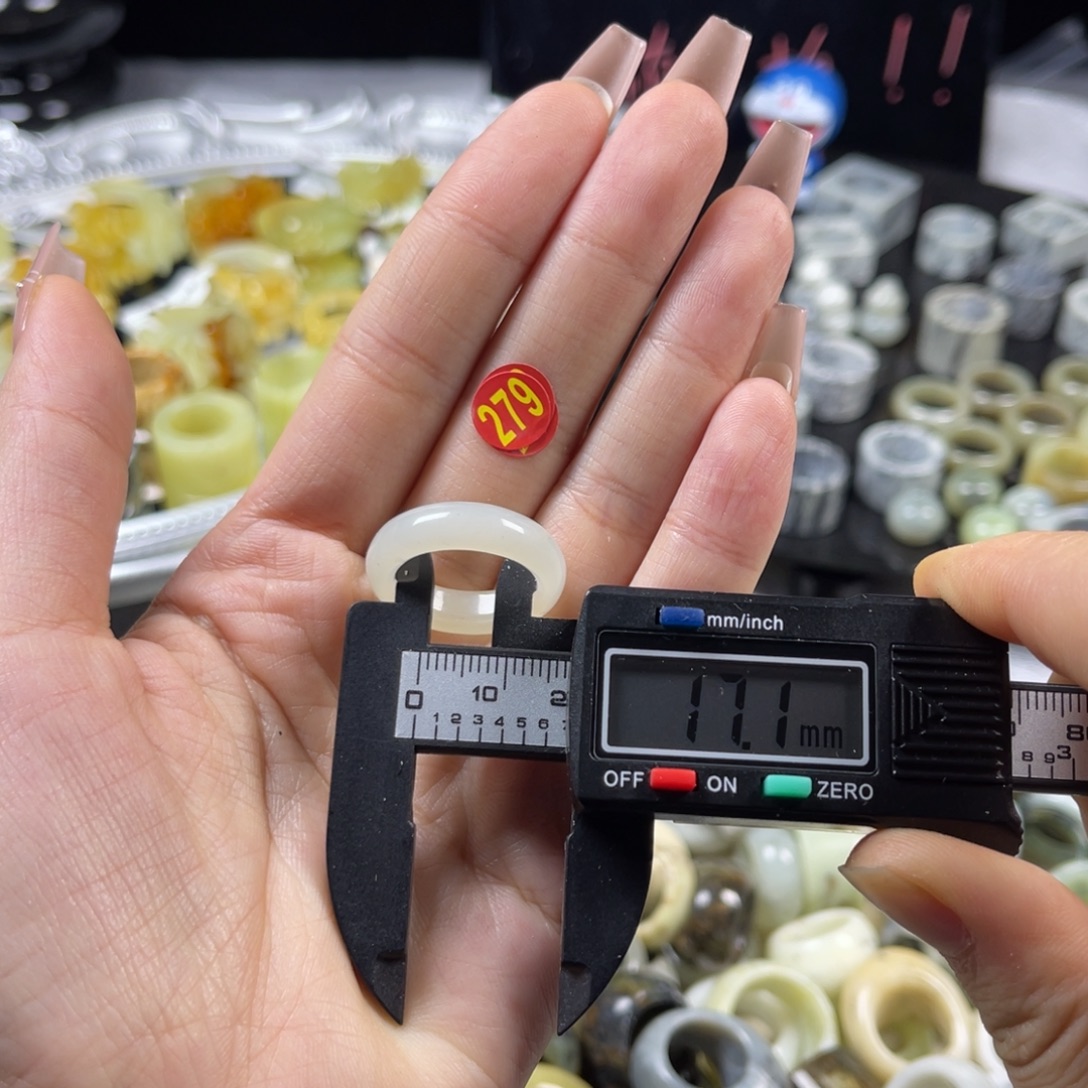 蛇纹石玉未镶嵌戒指