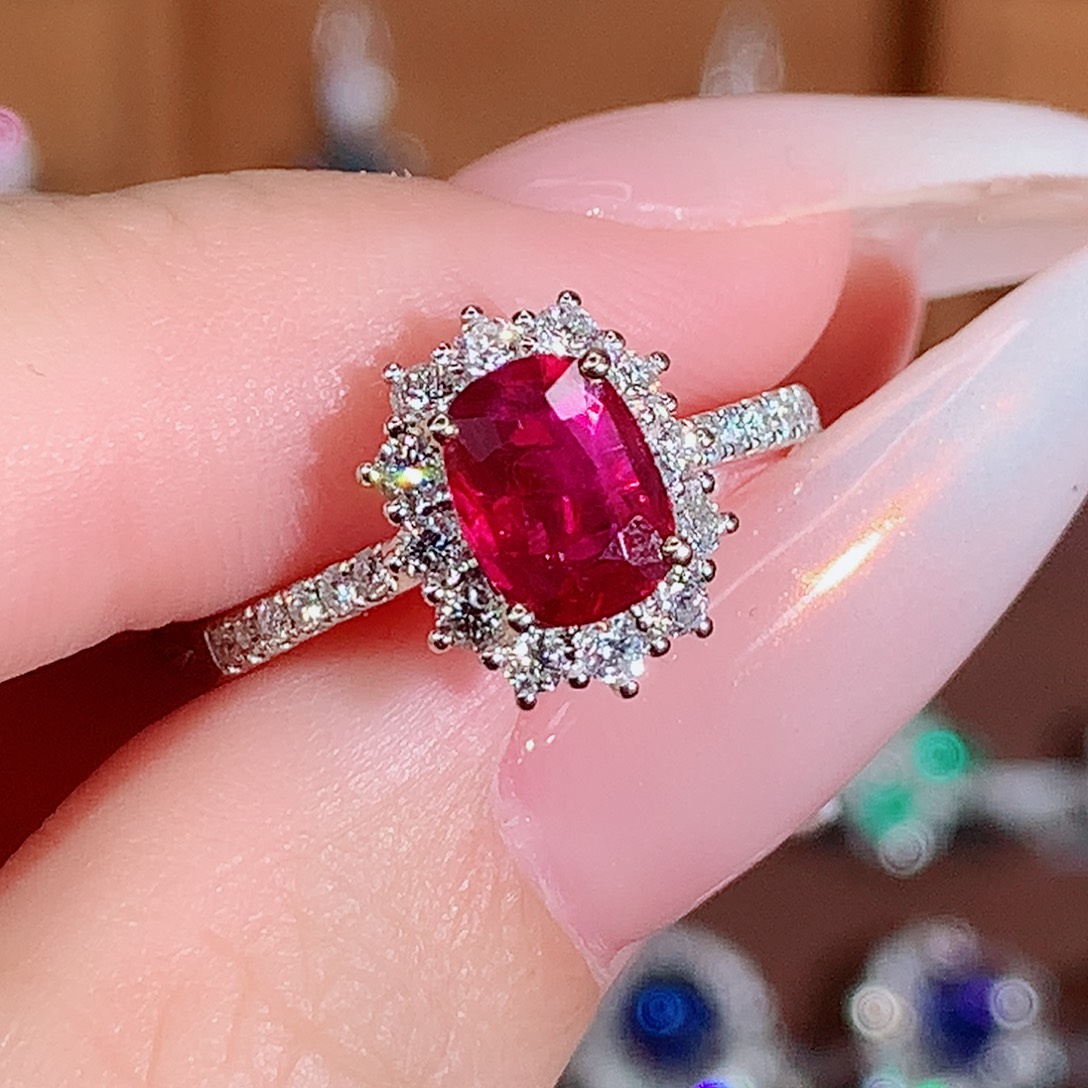 红宝石18K金镶嵌戒指1.1ct/天然宝石/七天无理由