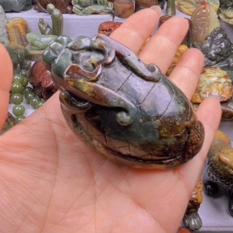 岫岩河磨玉（透闪石质玉）把件未镶嵌