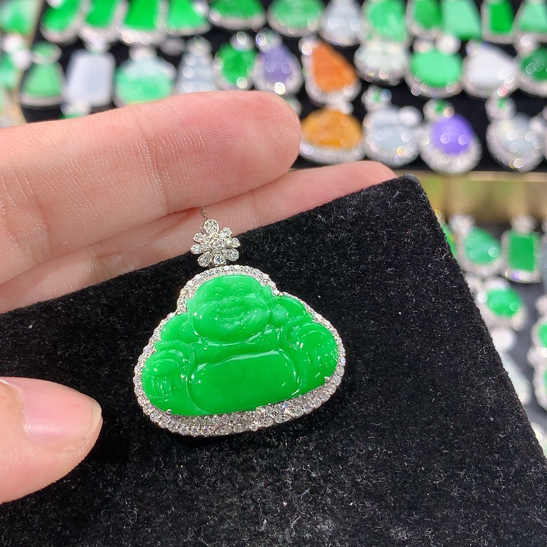 翡翠18K金镶嵌颈饰