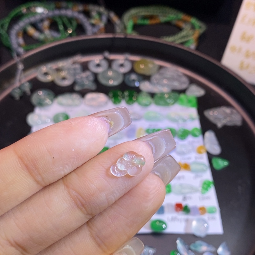 【闪购商品】翡翠挂件未镶嵌花