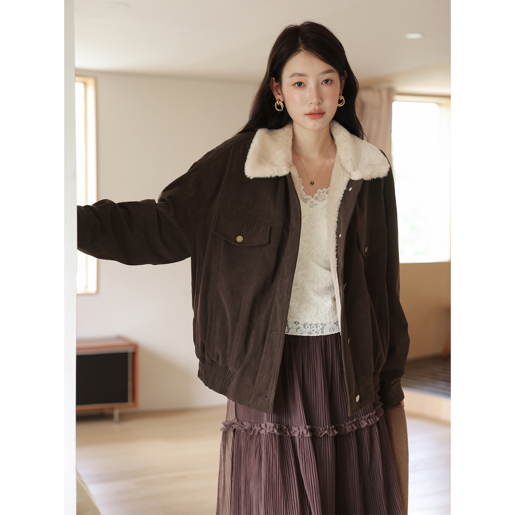 爱蔷薇大码胖mm灯芯绒外套女2025秋冬穿搭加绒加厚上衣女GT79086