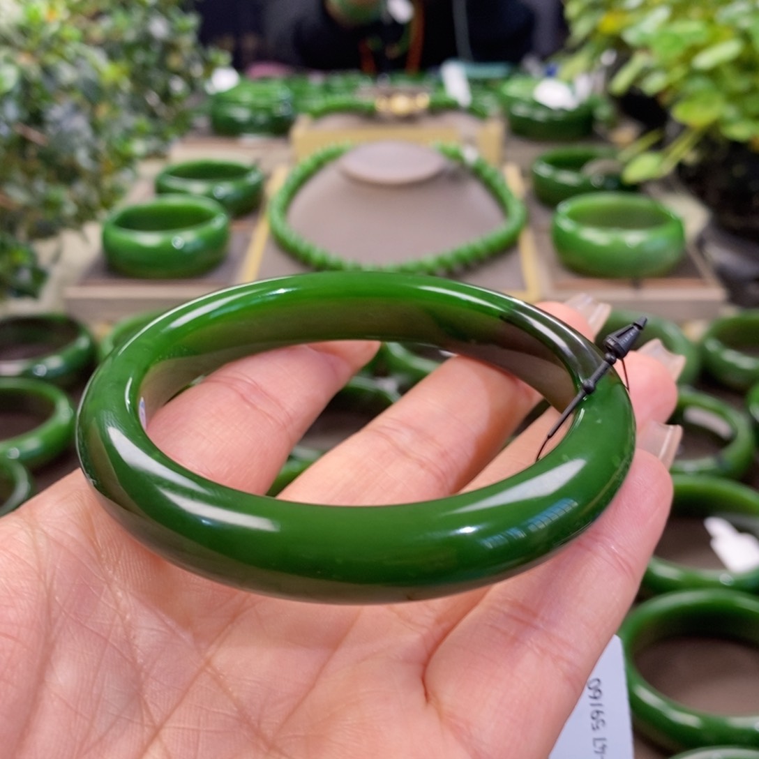 和田玉（碧玉）手镯未镶嵌