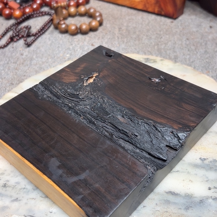 钟***。端景台紫檀木类檀香