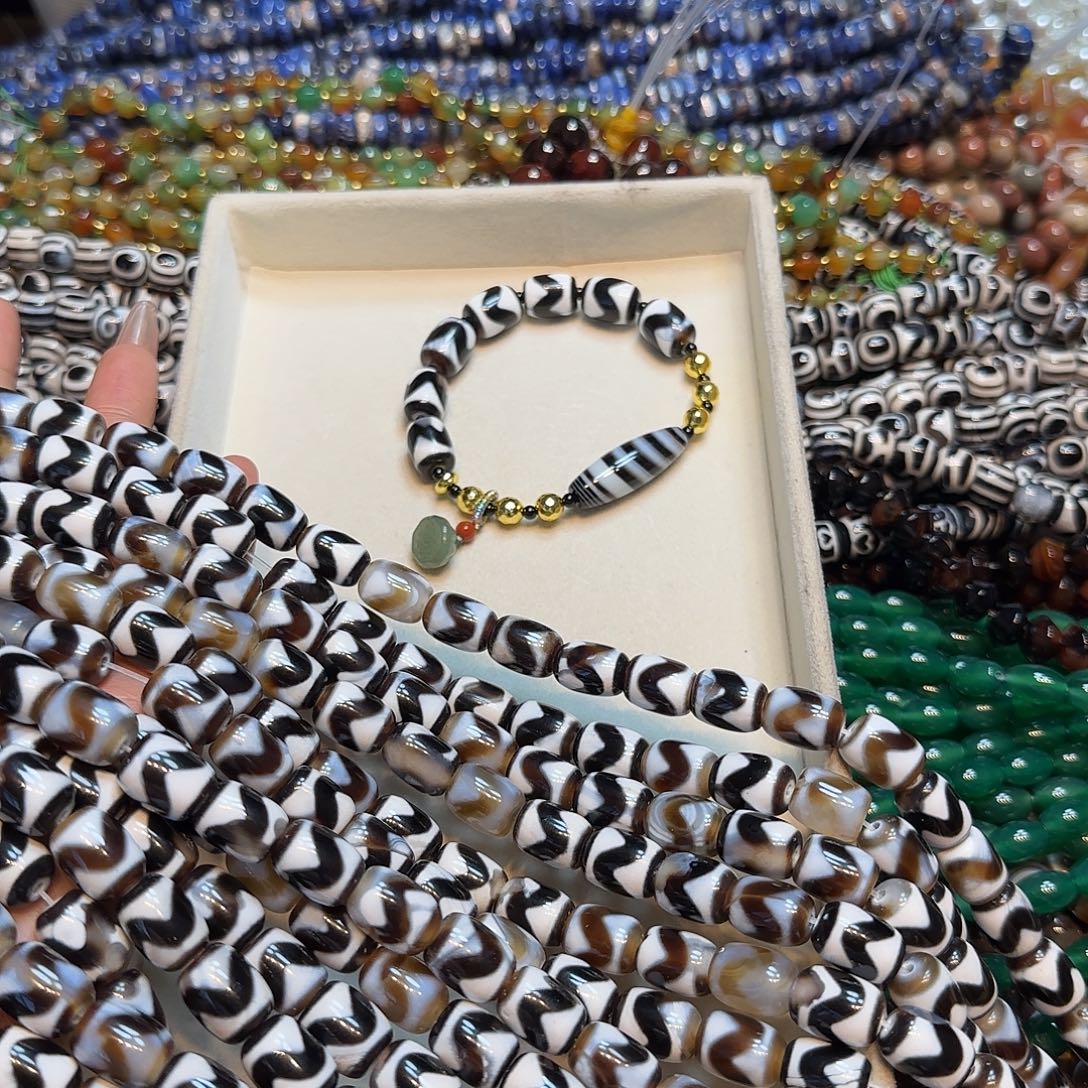 玛瑙/玉髓未镶嵌珠宝半成品10✖️14mm牙牙玛瑙天珠一条