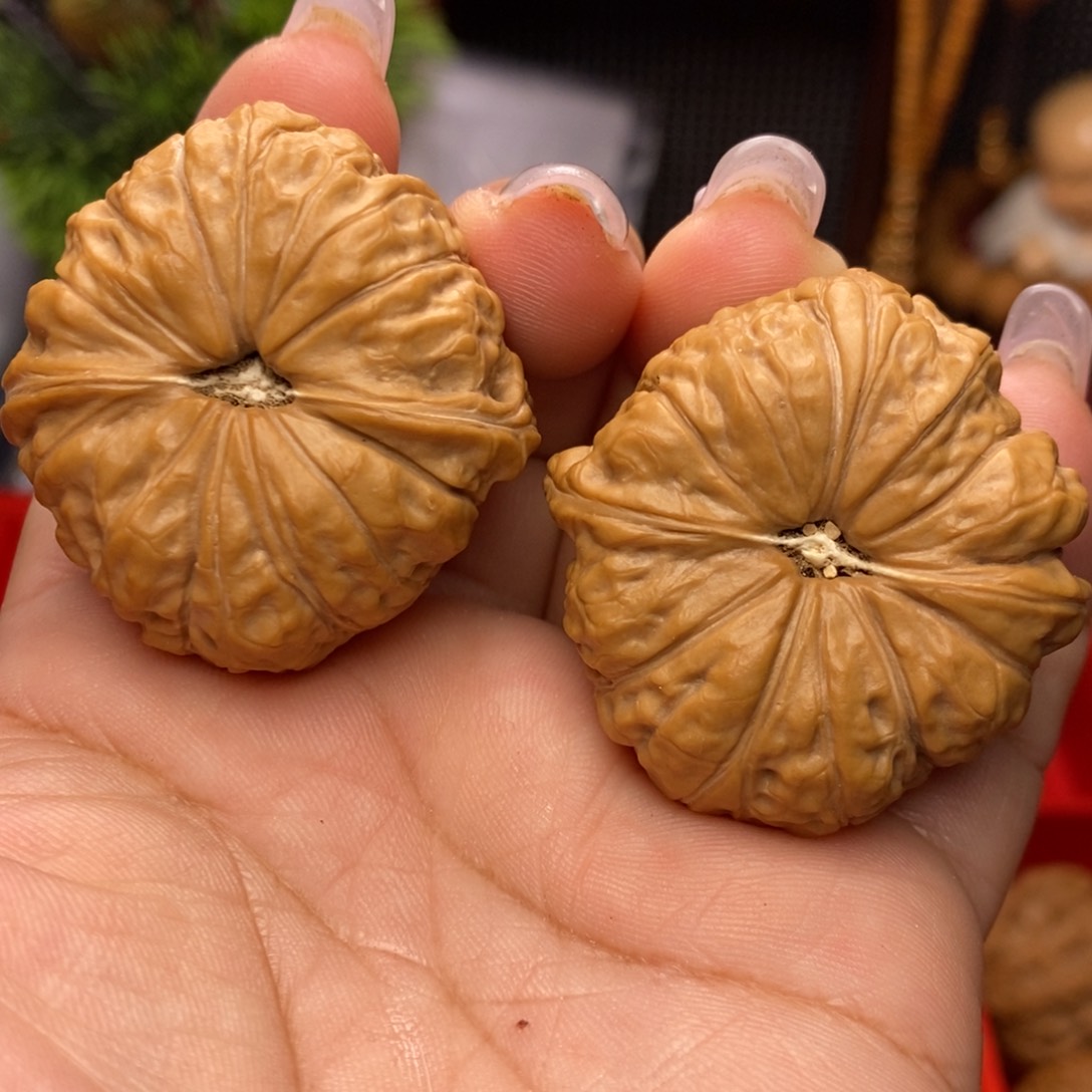 文玩核桃吊坠南瓜墩。  全品。 边38