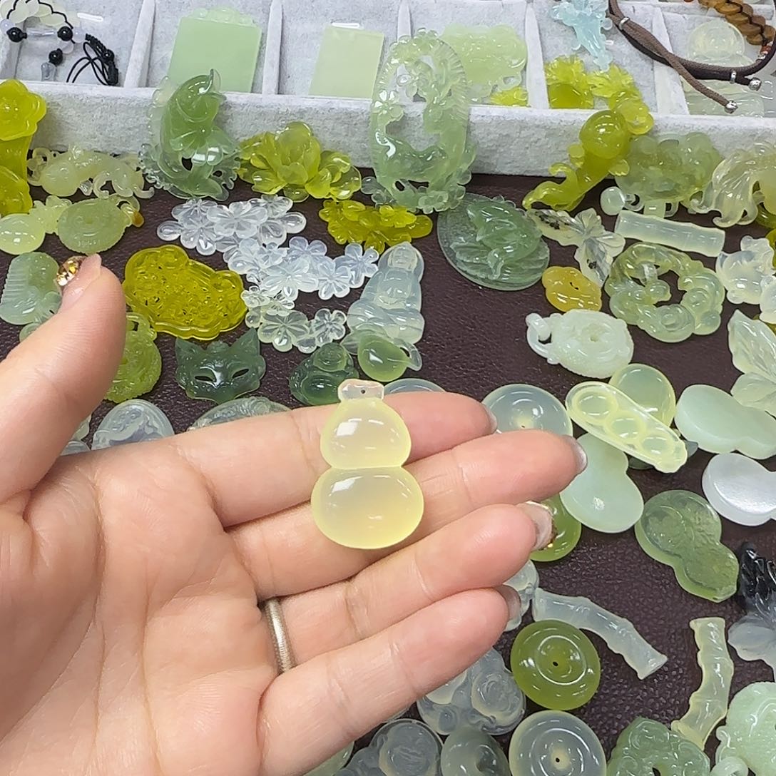 蛇纹石玉合金颈饰