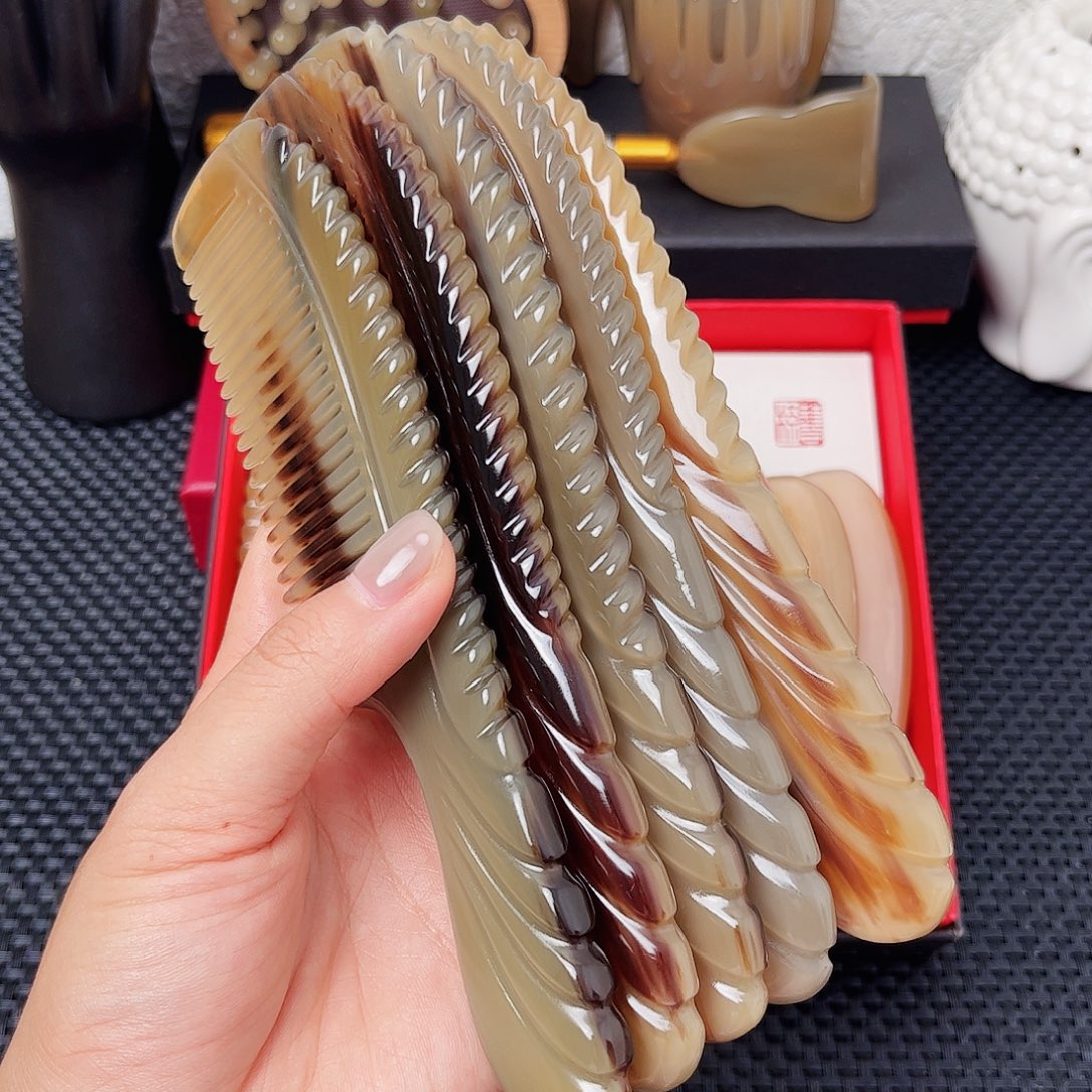 手工制作牛角梳子