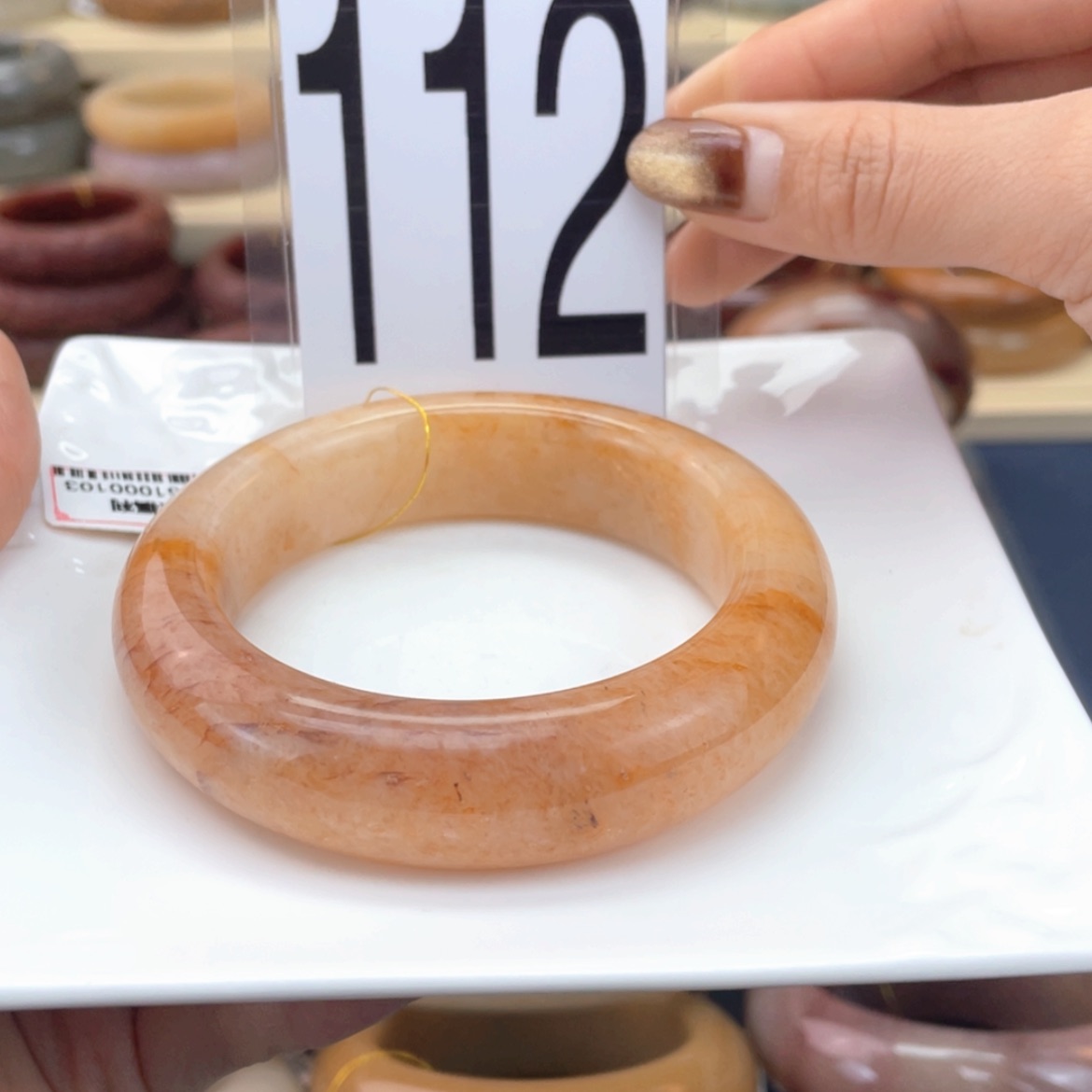 【闪购商品】石英质玉手镯未镶嵌