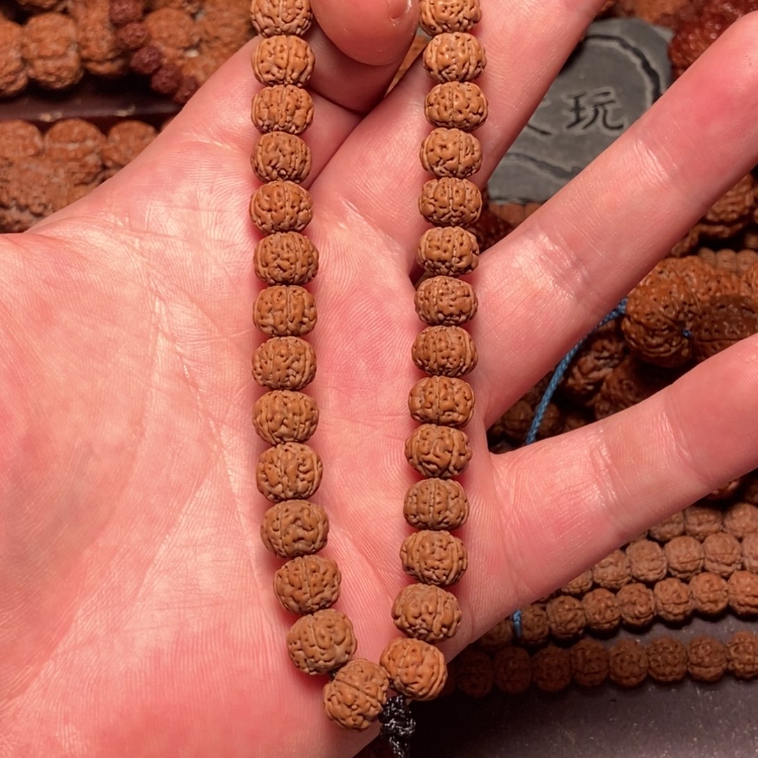 金刚菩提手串西****组树王手持243号