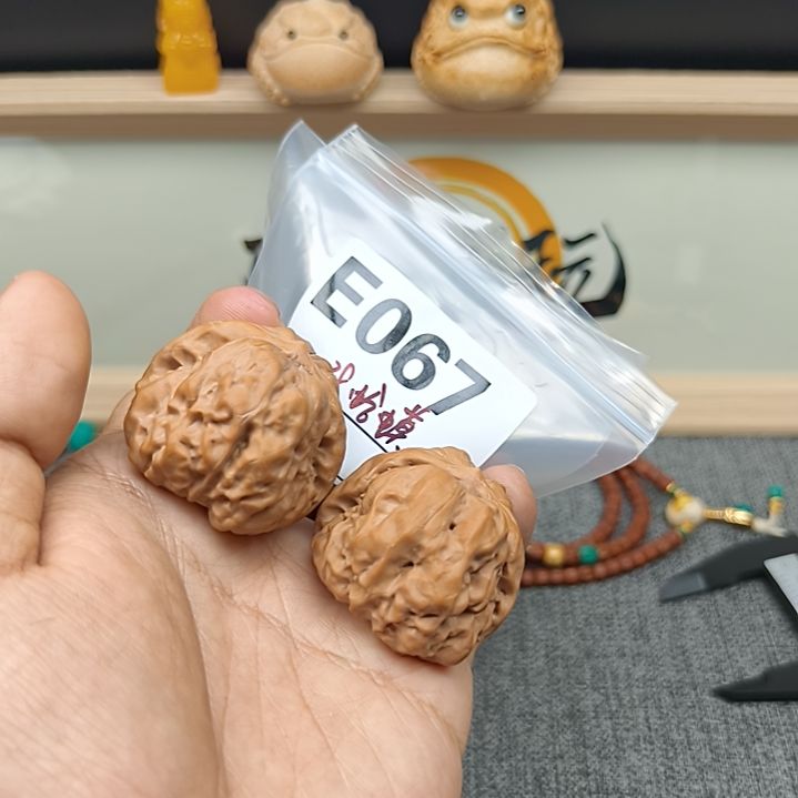 吊坠文玩核桃微***生38蛤蟆头