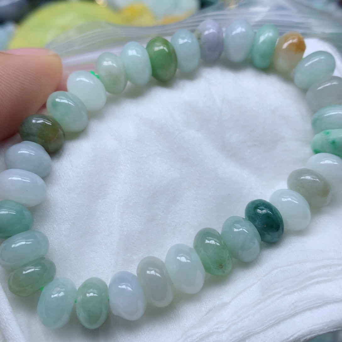 翡翠颈饰未镶嵌手串