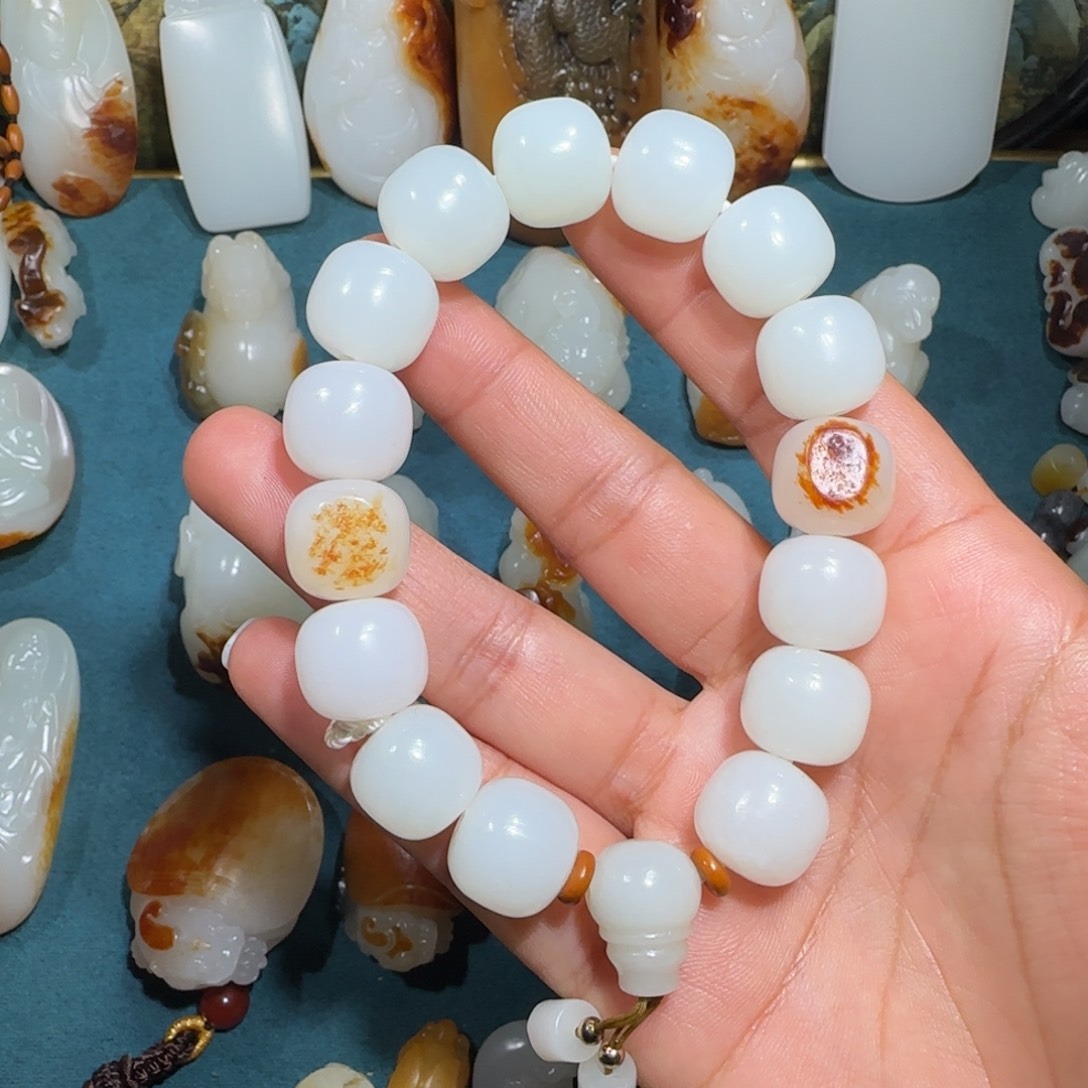 和田玉颈饰未镶嵌