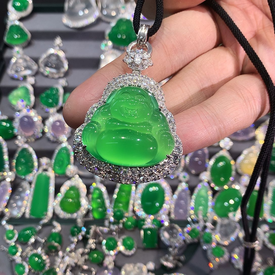 玛瑙/玉髓颈饰银S925镀金镶嵌半**?