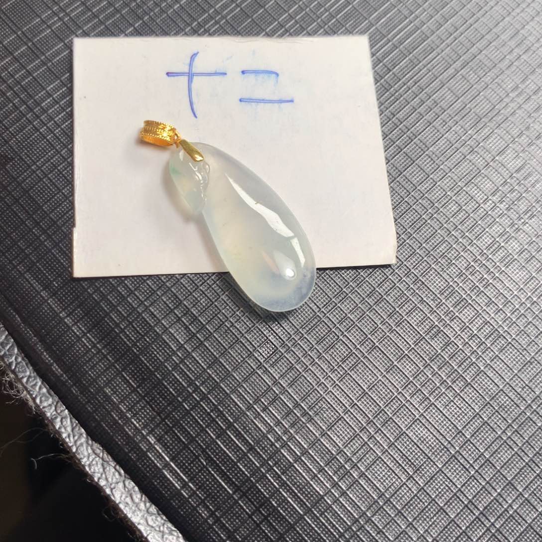 翡翠18K金镶嵌颈饰翡翠