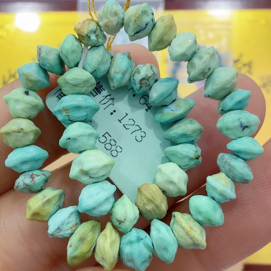 绿松石未镶嵌珠宝奇石