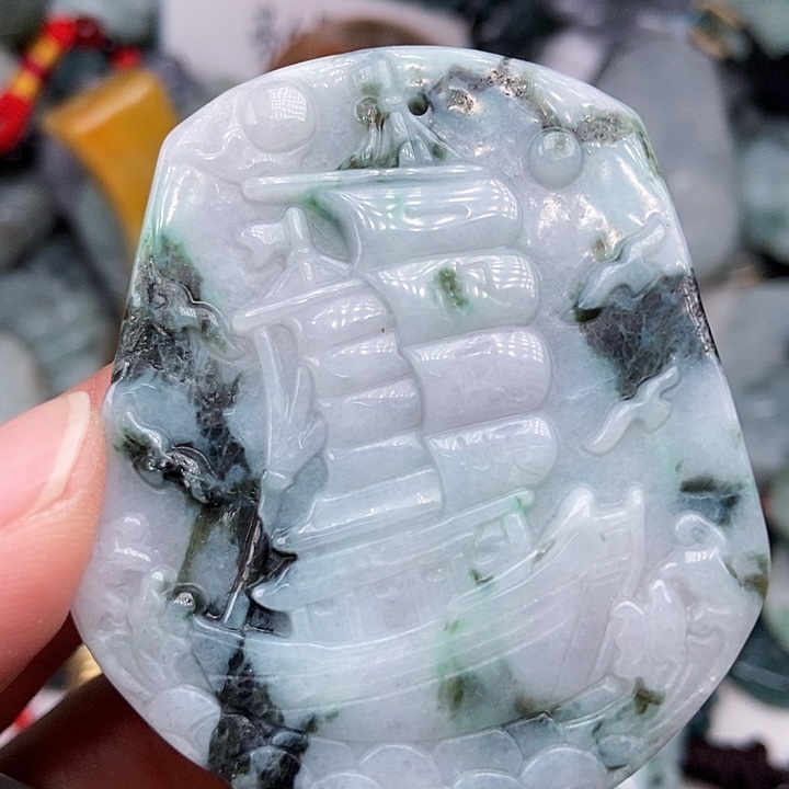 颈饰未镶嵌翡翠翡翠