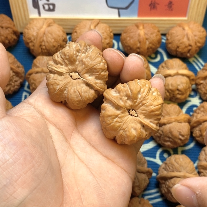 文玩核桃把件蛤蟆头