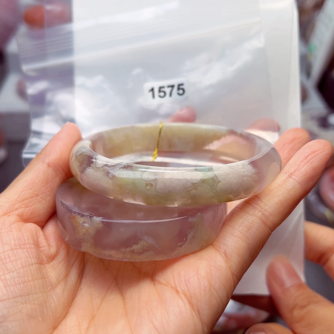 玛瑙/玉髓手镯未镶嵌德****姐