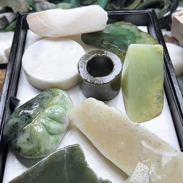 和田玉（糖玉）和田玉边角料9K金镶嵌欣*