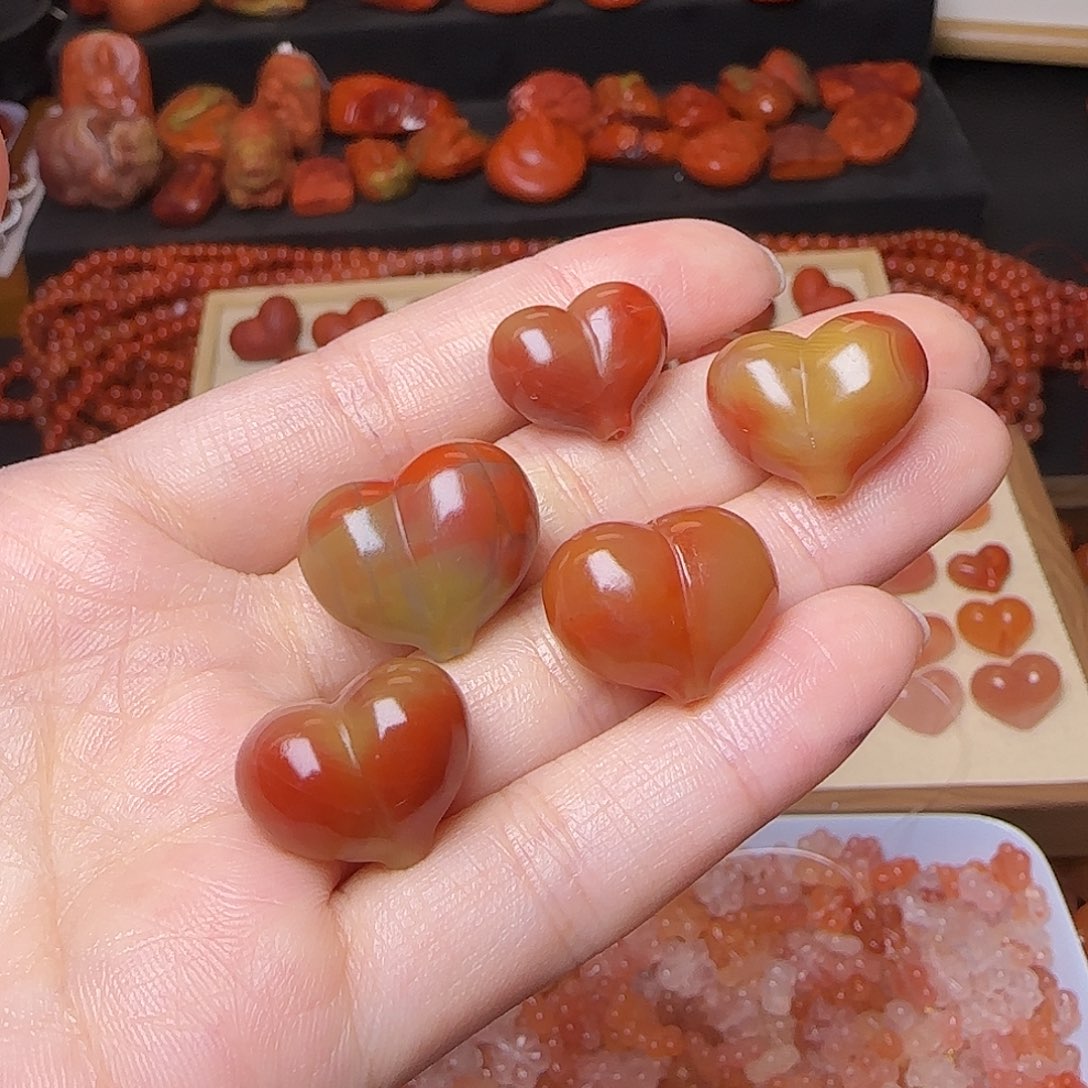 女***仙南红玛瑙未镶嵌颈饰