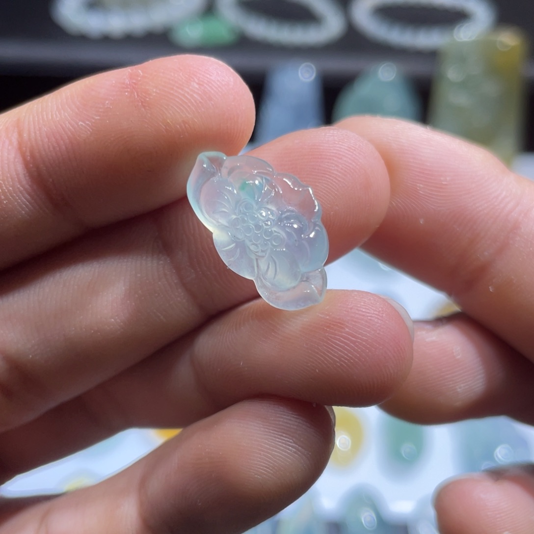 颈饰未镶嵌翡翠莲花