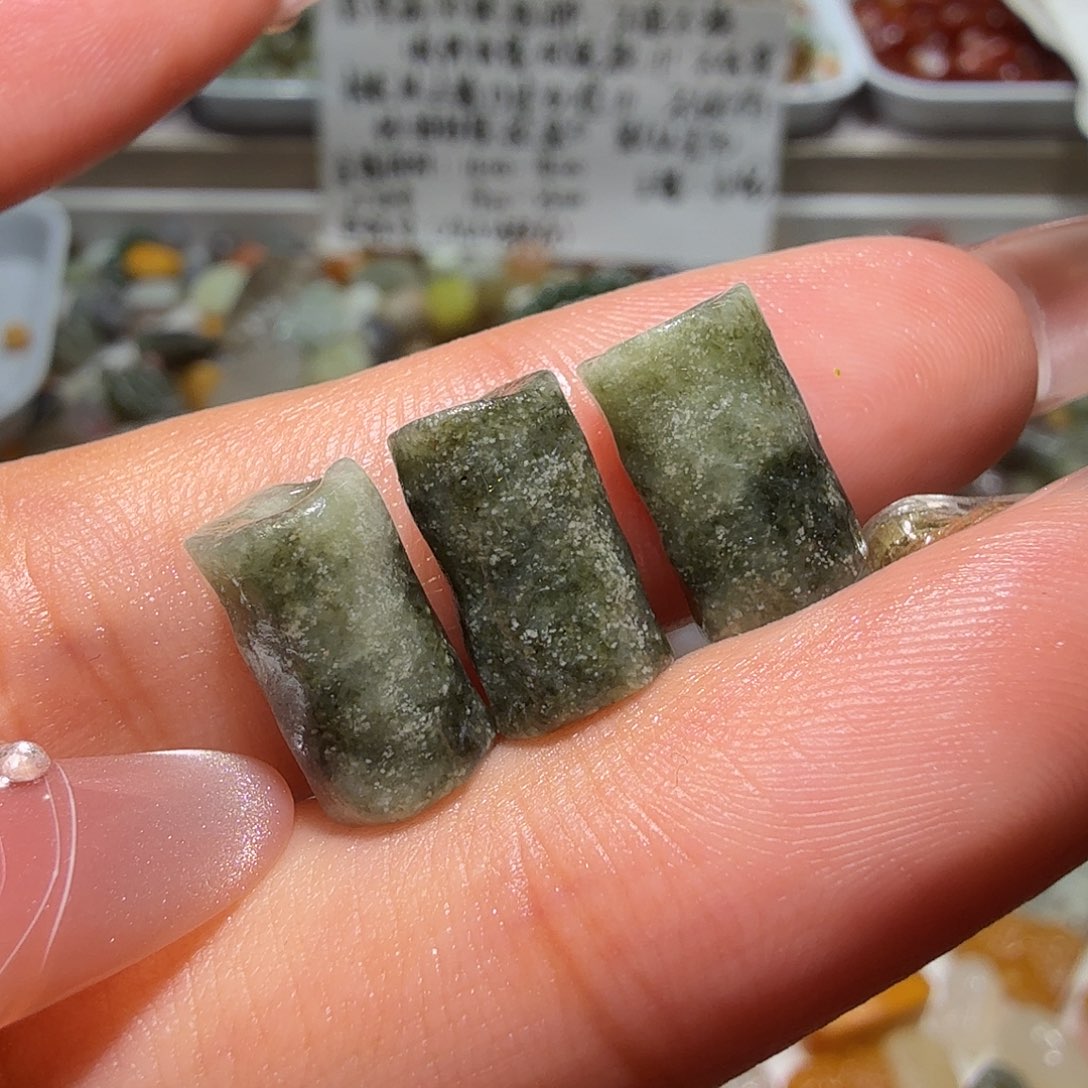 和田玉未镶嵌珠宝奇石