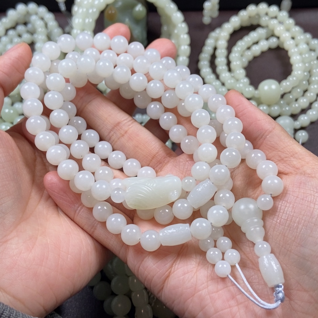 步****和田玉未镶嵌把件别说价