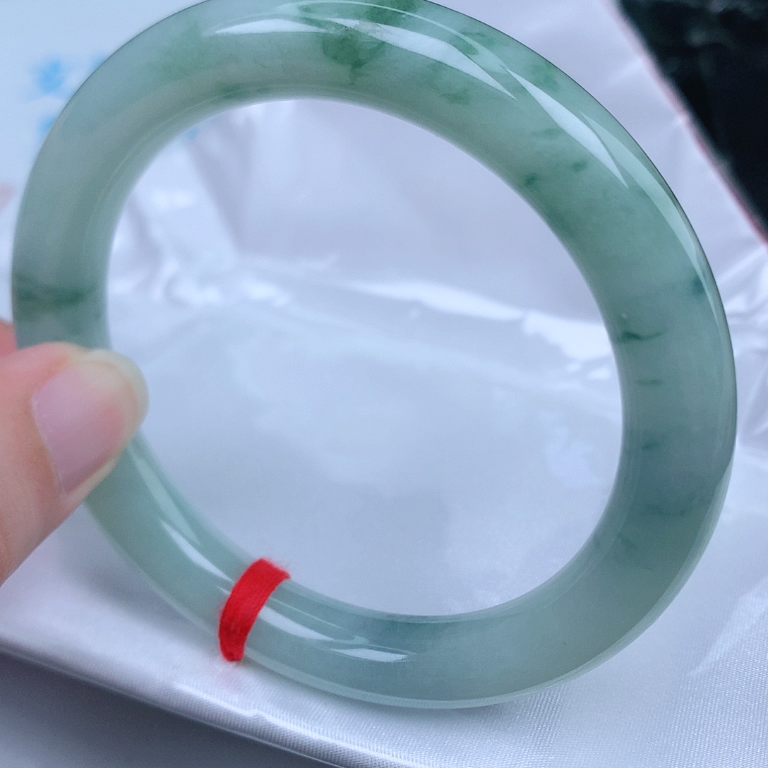 翡翠手镯（圆镯）未镶嵌天然