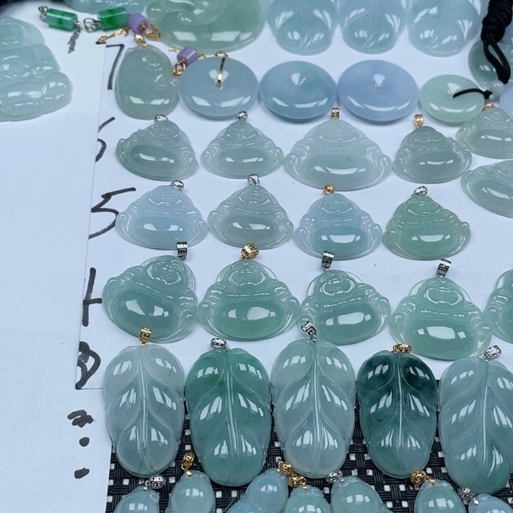 翡翠颈饰未镶嵌天然翡翠吊坠