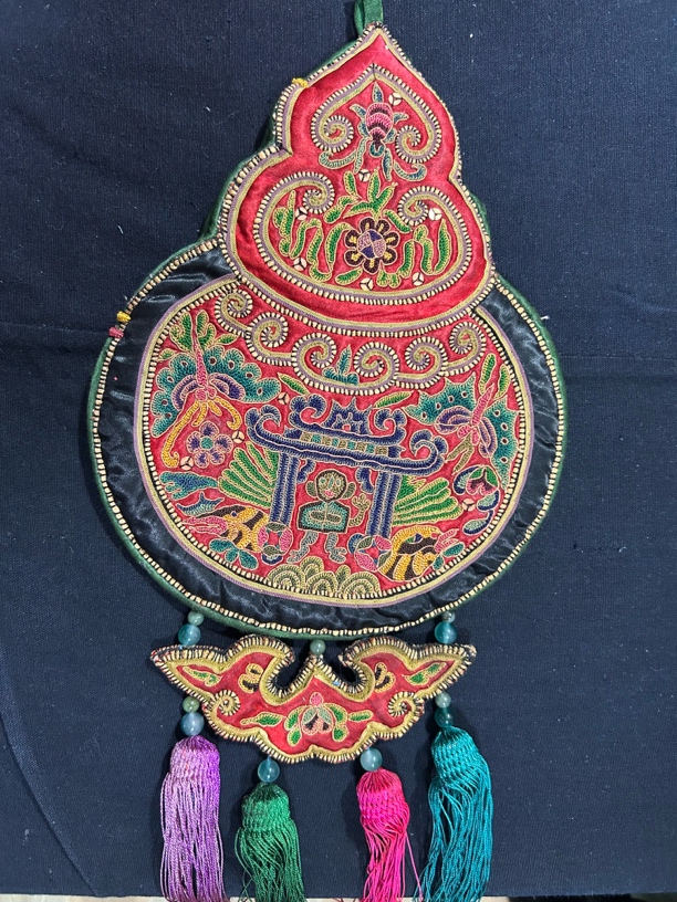 苗族特色手工艺品