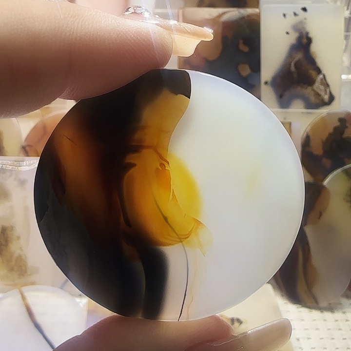 玛瑙/玉髓未镶嵌珠宝奇石