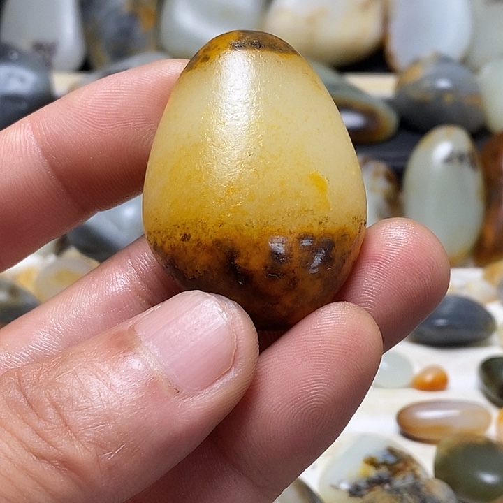 এ***’和田玉未镶嵌颈饰吊坠1件640下8单