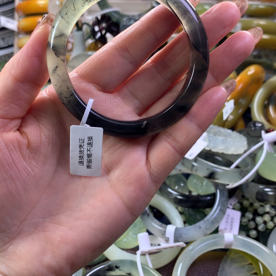 蛇纹石玉手镯合金