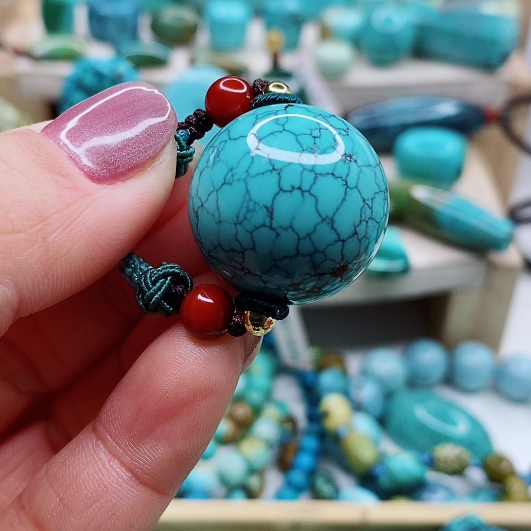 绿松石颈饰未镶嵌